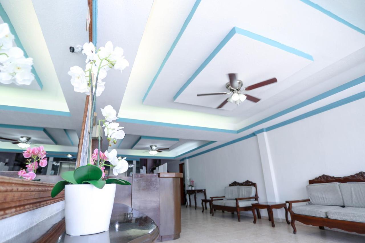 Hotel Avenida Cancún Buitenkant foto