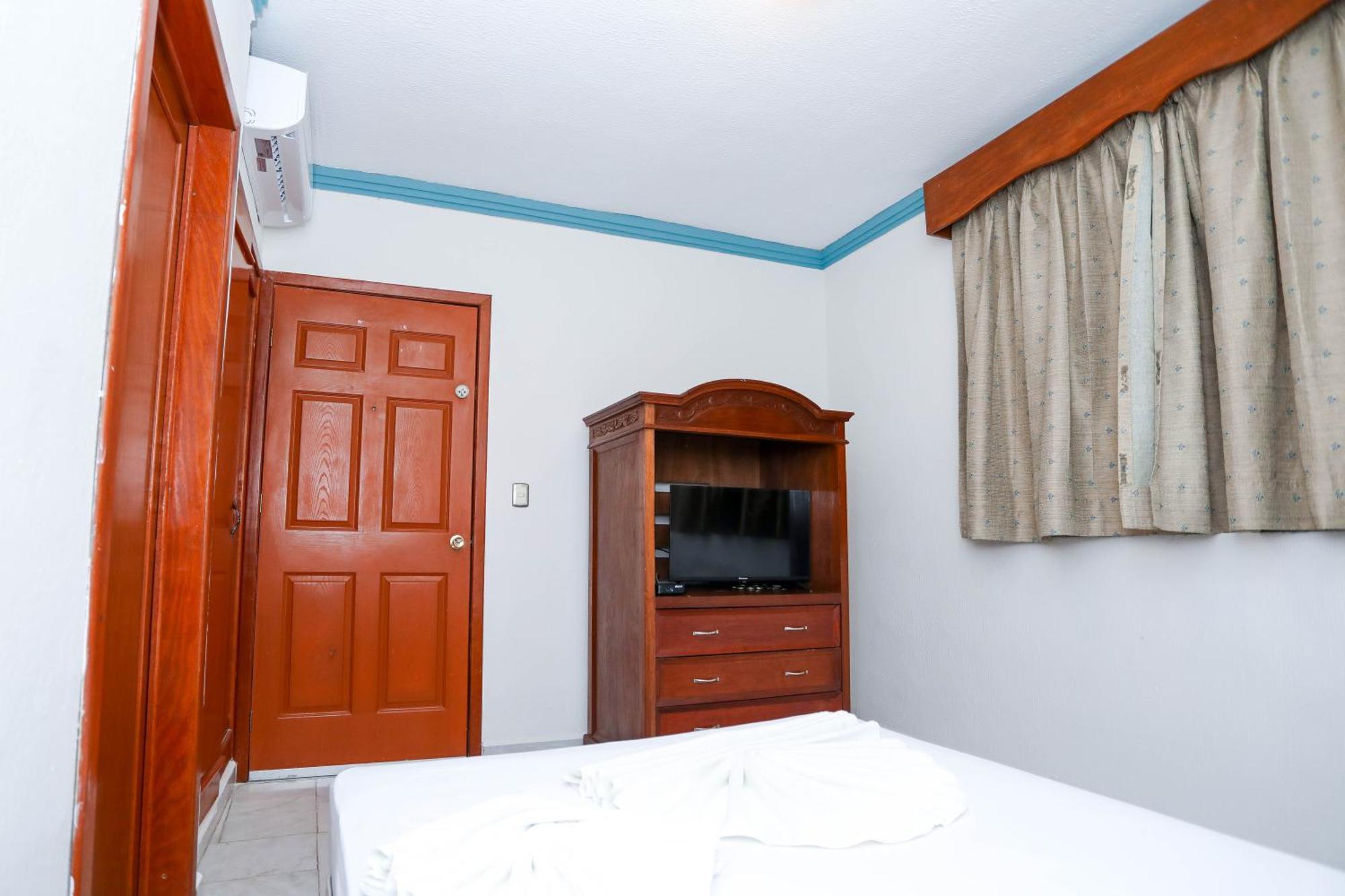 Hotel Avenida Cancún Buitenkant foto