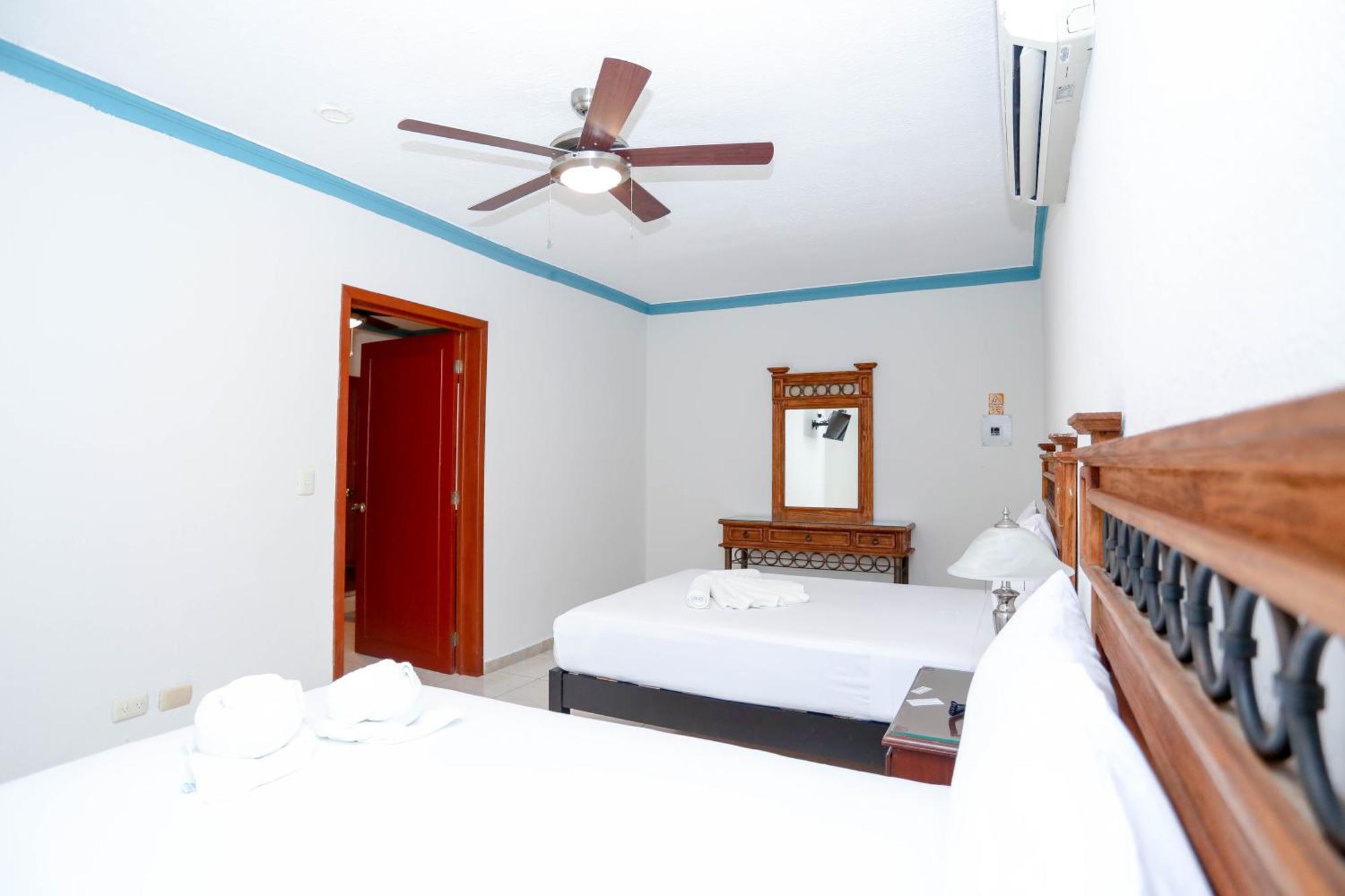 Hotel Avenida Cancún Buitenkant foto
