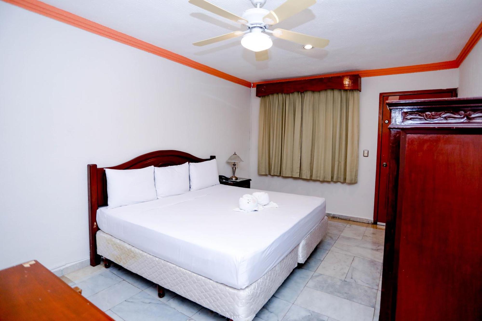 Hotel Avenida Cancún Buitenkant foto