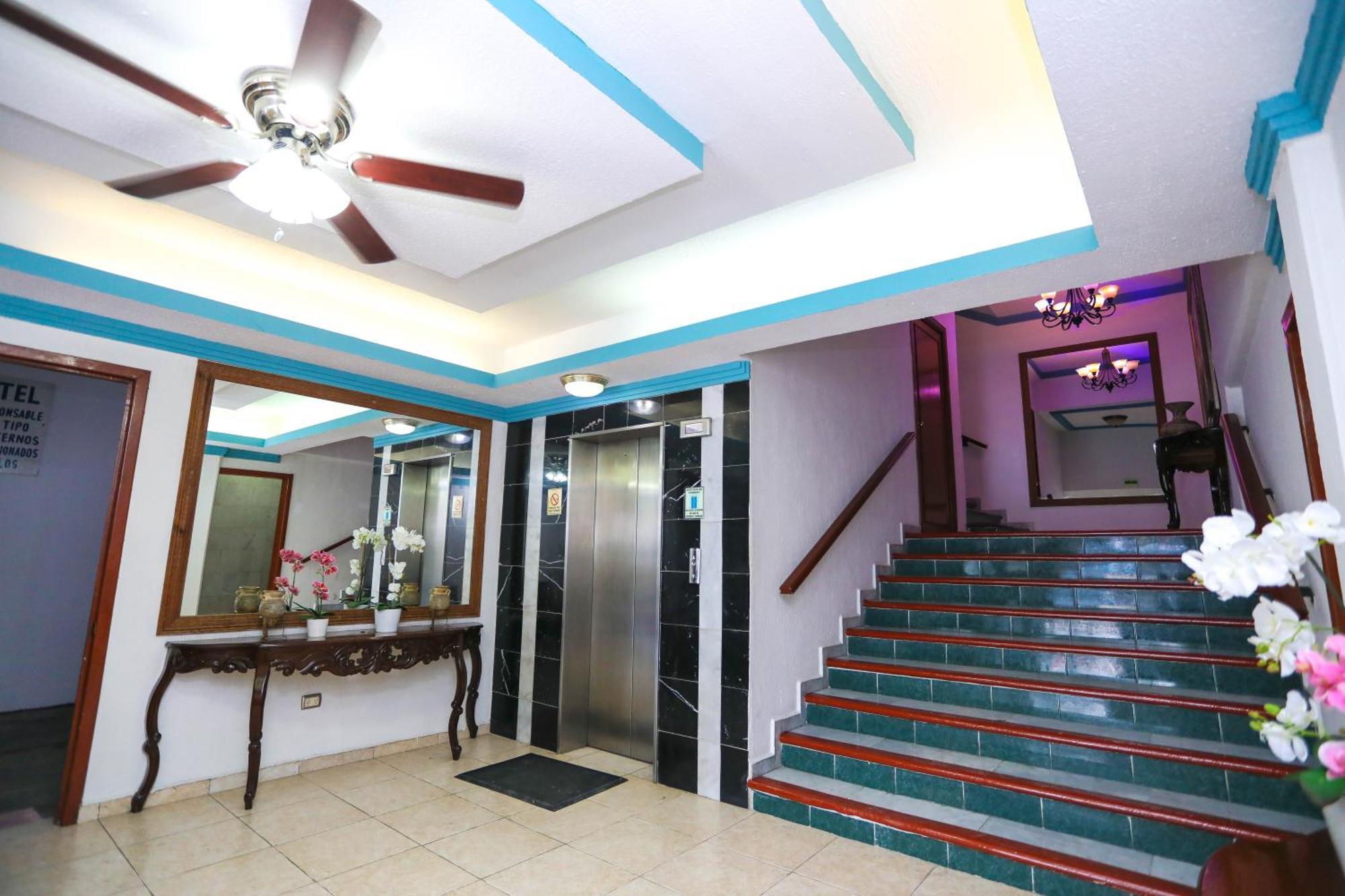 Hotel Avenida Cancún Buitenkant foto
